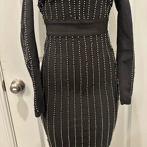 Black Bodycon Dress with Bishop Sleeves and Crew Neck